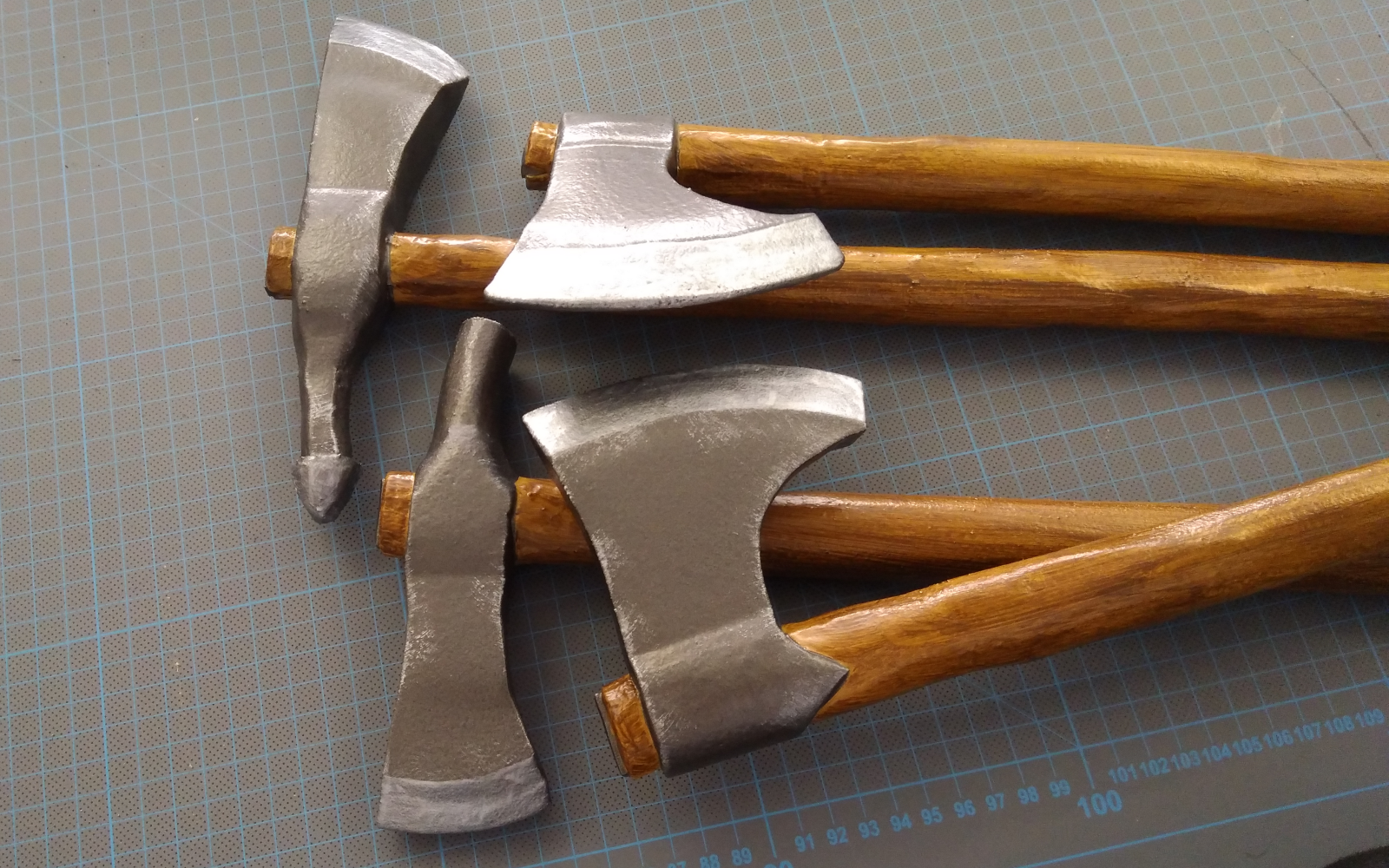Mehrere Larp Äxte